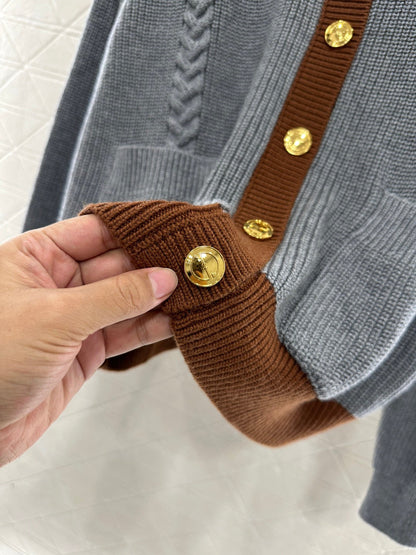 Color-blocked Crew Neck Knit Cardigan