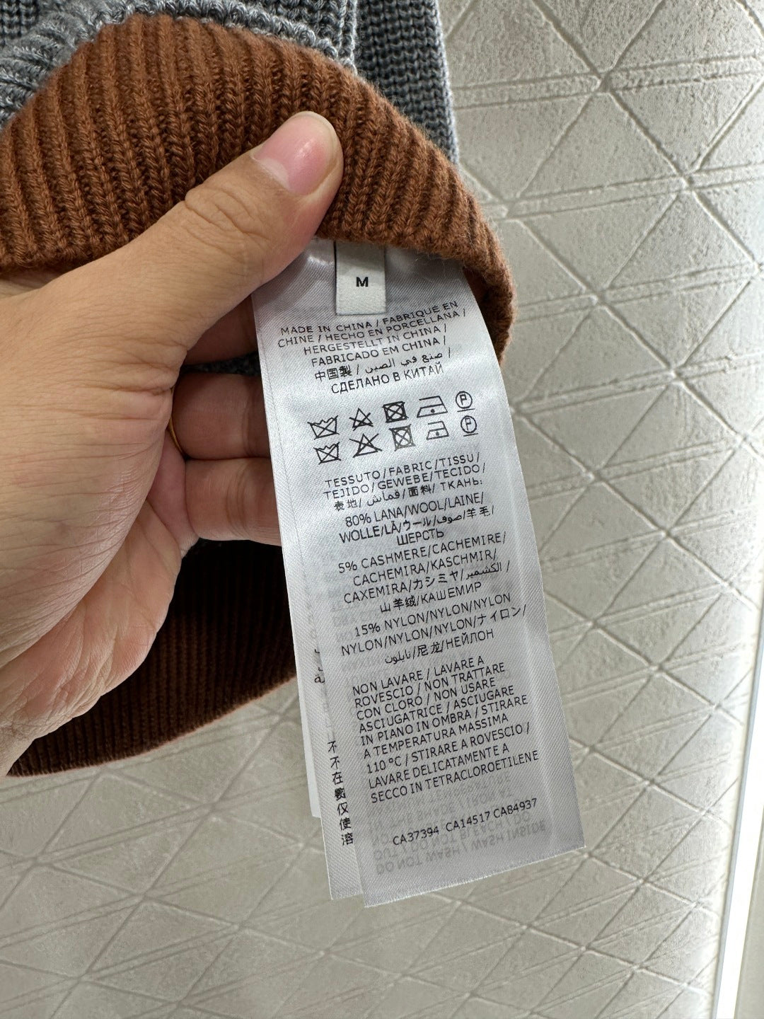 Color-blocked Crew Neck Knit Cardigan