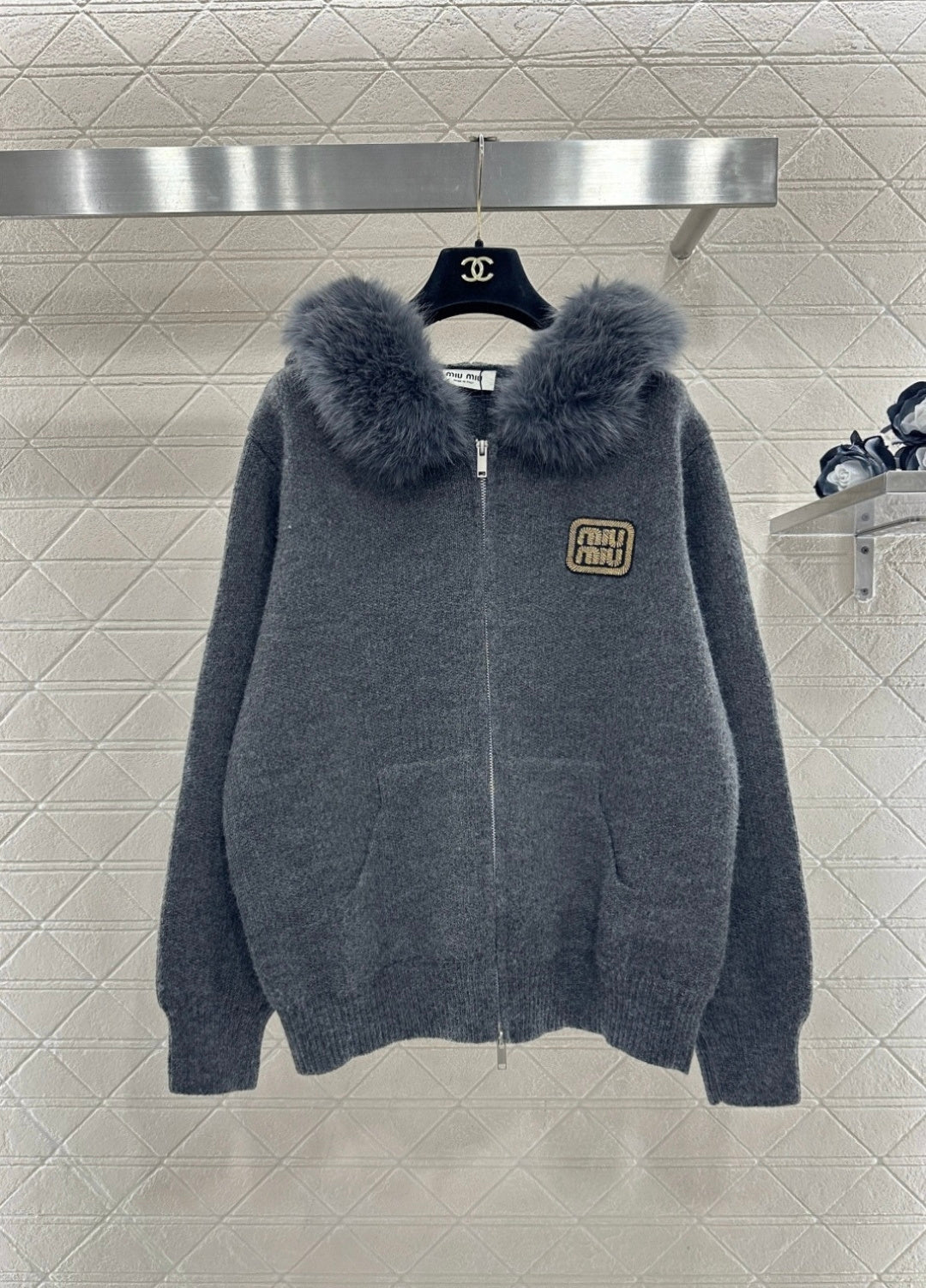 Fur-trimmed zip-up knit set