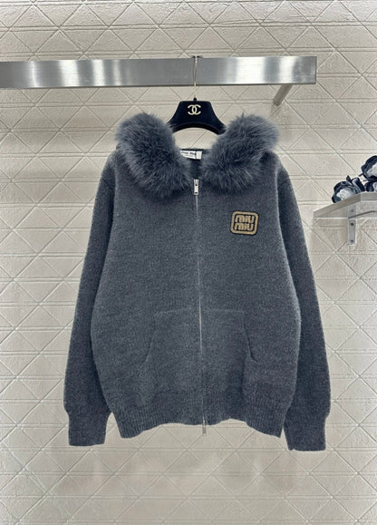 Fur-trimmed zip-up knit set