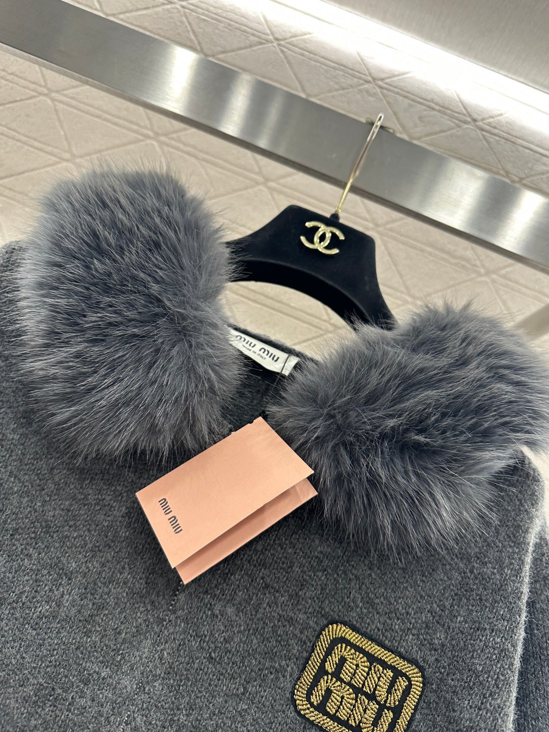 Fur-trimmed zip-up knit set