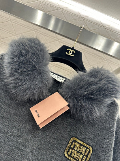 Fur-trimmed zip-up knit set