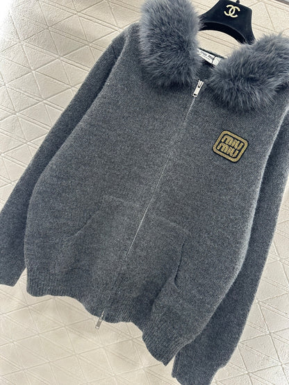 Fur-trimmed zip-up knit set