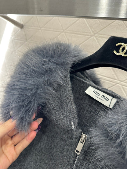 Fur-trimmed zip-up knit set