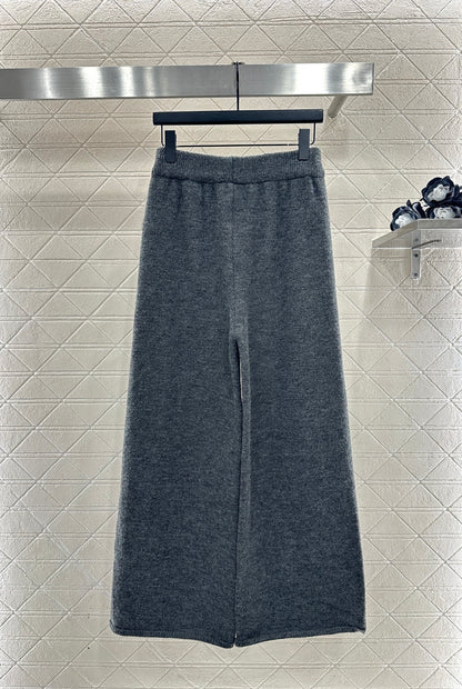 Fur-trimmed zip-up knit set