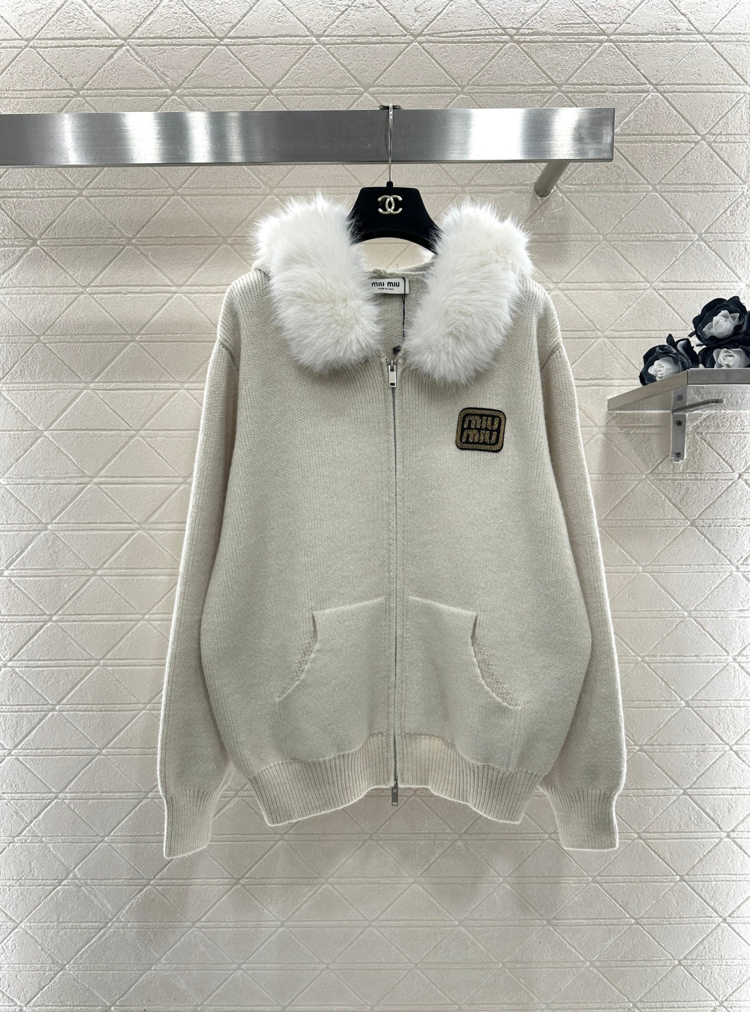 Fur-trimmed zip-up knit set