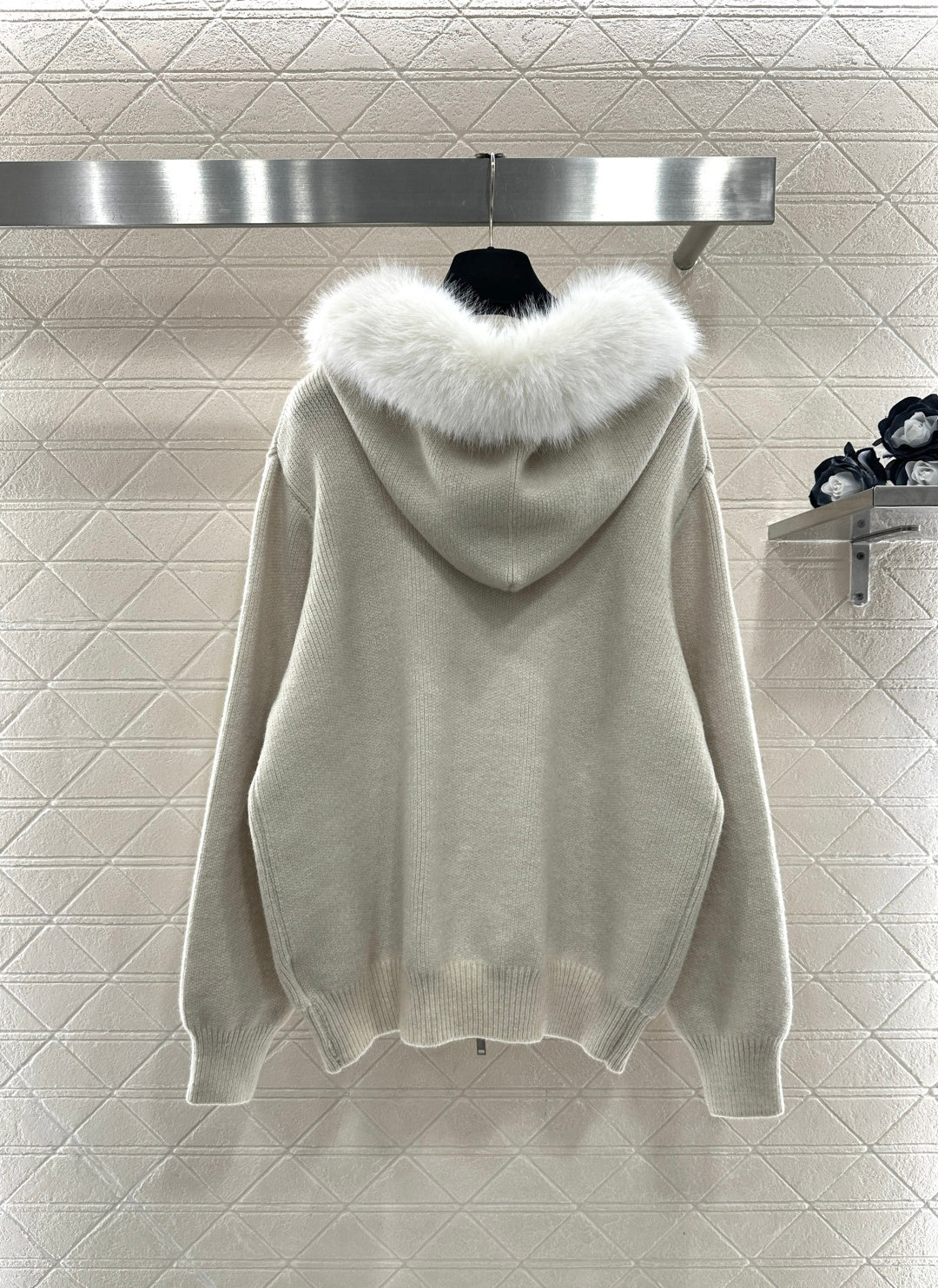 Fur-trimmed zip-up knit set