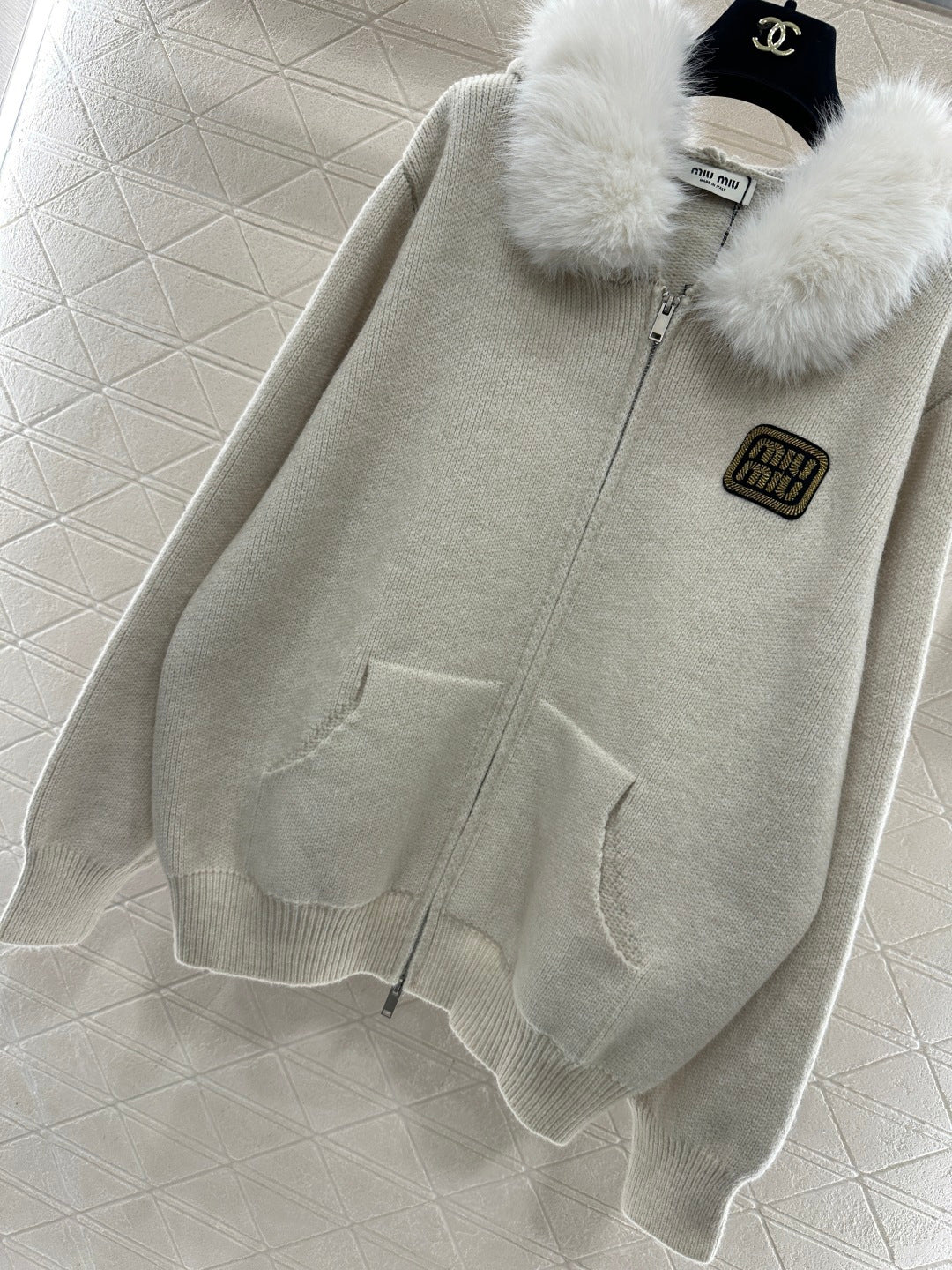 Fur-trimmed zip-up knit set