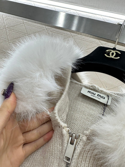 Fur-trimmed zip-up knit set