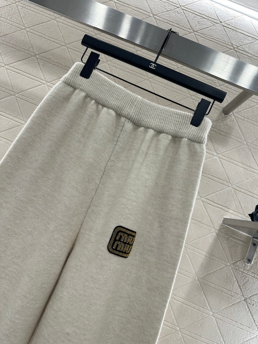 Fur-trimmed zip-up knit set