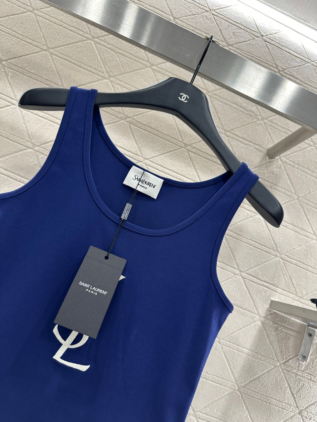 Slim Fit U-Neck Logo Vest