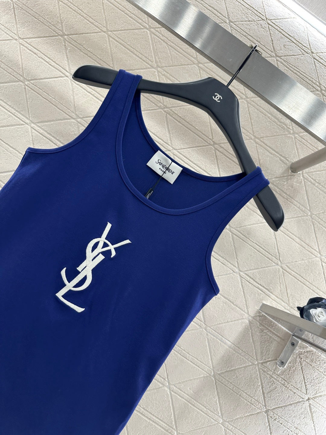 Slim Fit U-Neck Logo Vest