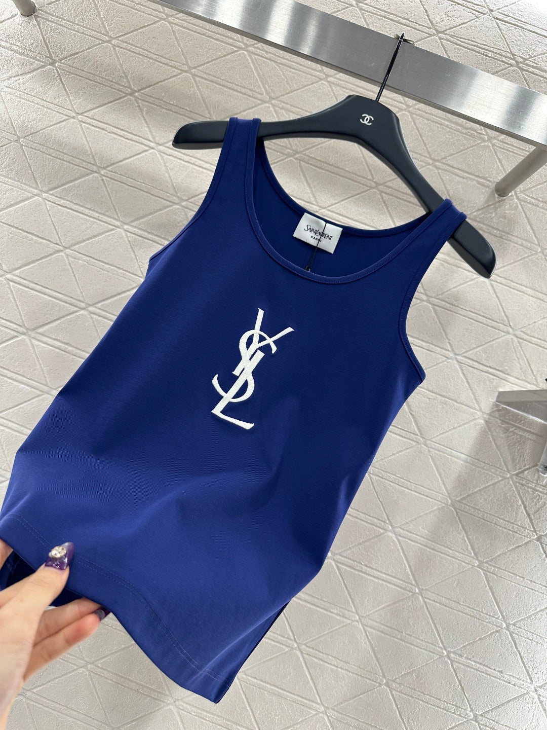 Slim Fit U-Neck Logo Vest