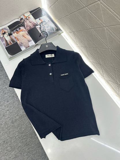 Half-open collar short-sleeved top