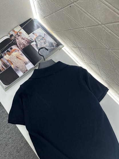 Half-open collar short-sleeved top