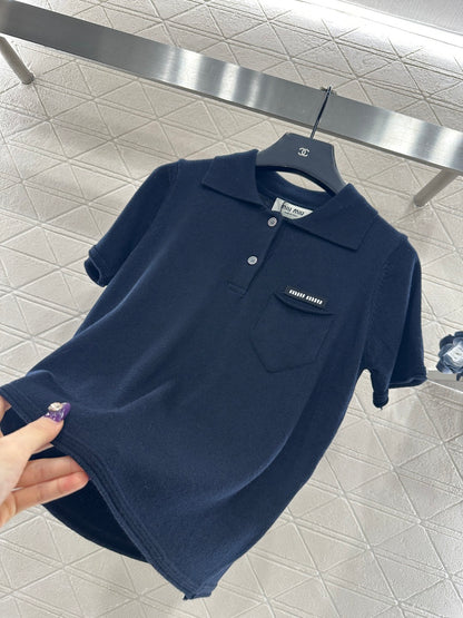 Half-open collar short-sleeved top