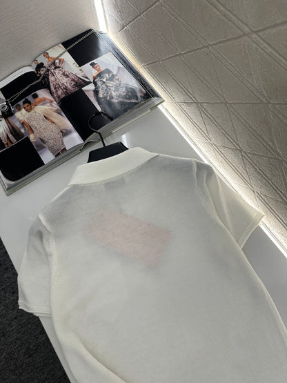 Half-open collar short-sleeved top