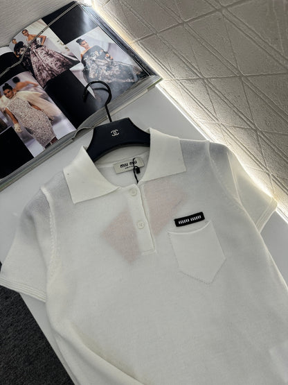 Half-open collar short-sleeved top