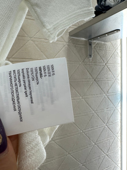 Half-open collar short-sleeved top