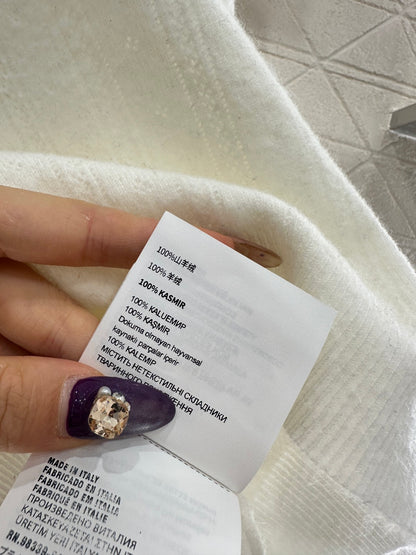 Wave-Trimmed Knit Vest