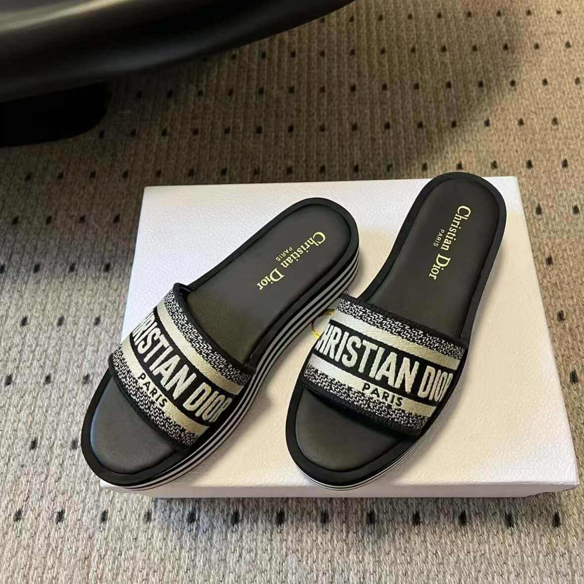 Classic Platform Slide Sandals