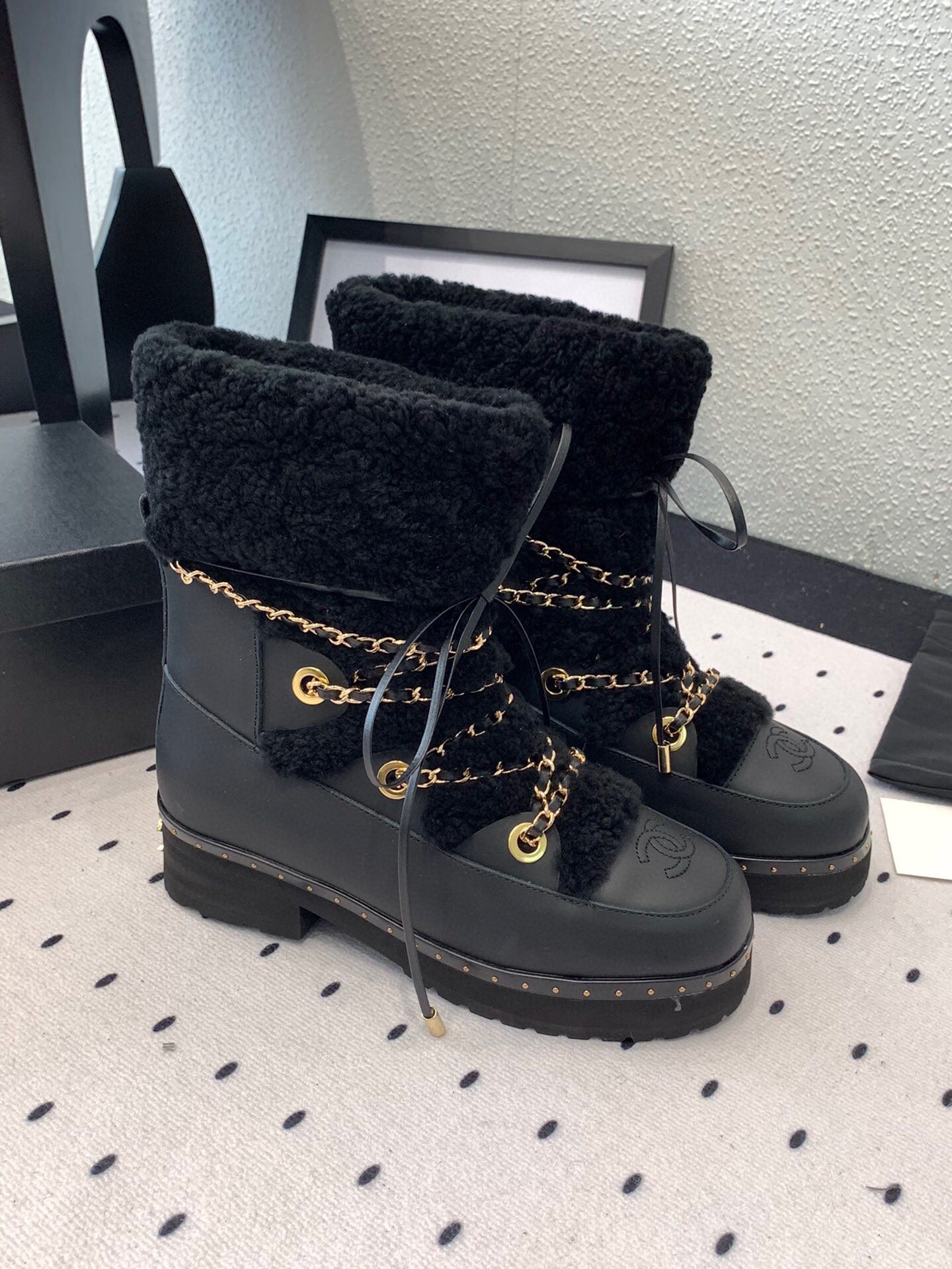 25 Classic snow boots