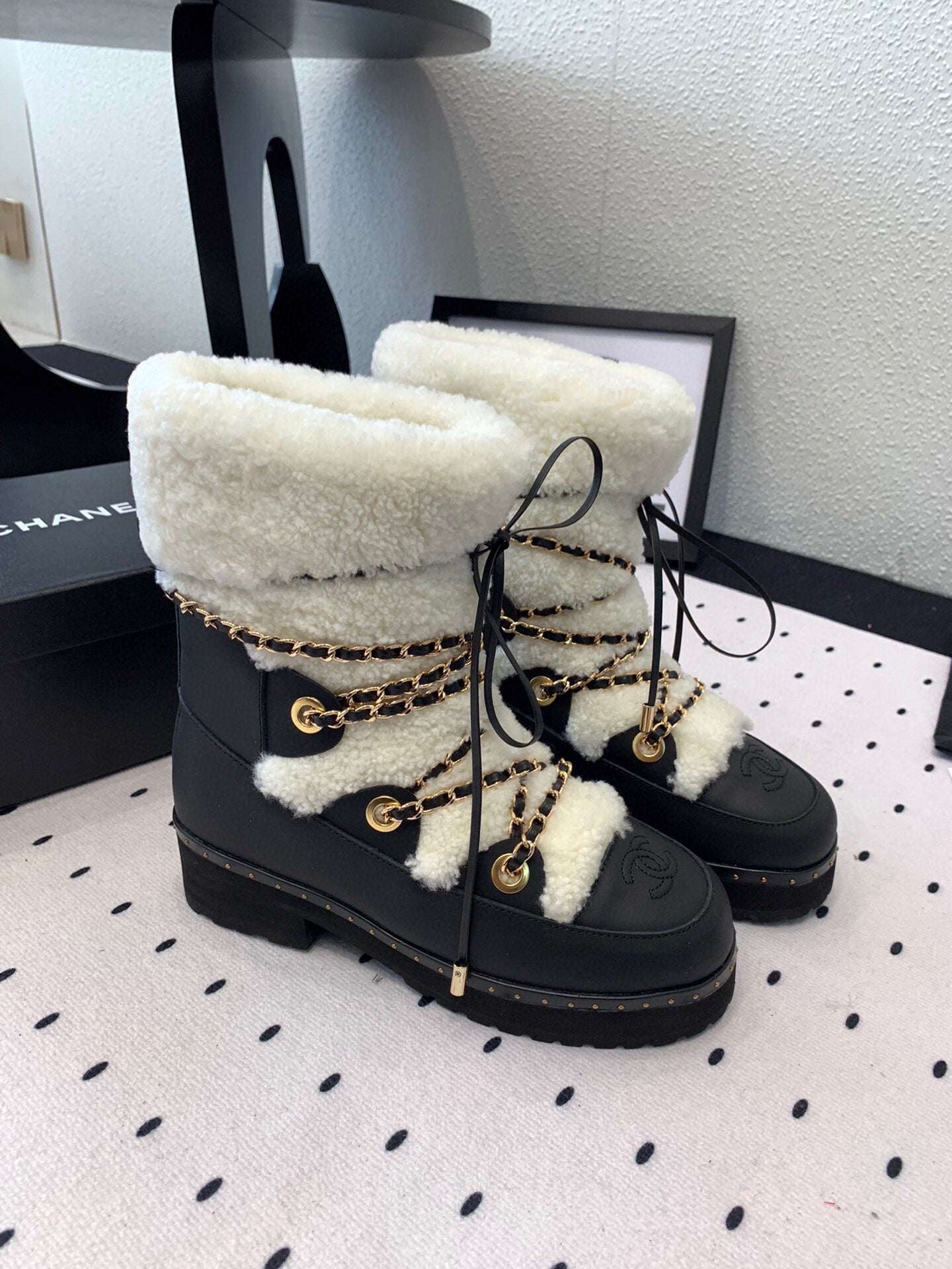 25 Classic snow boots