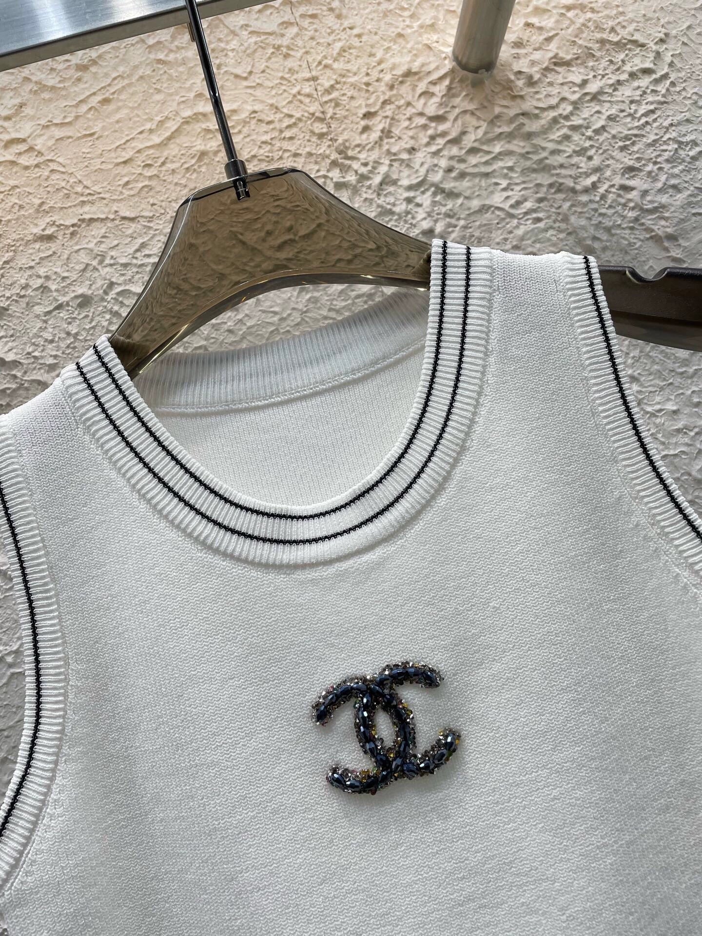 25 New Round Neck Beaded Vest