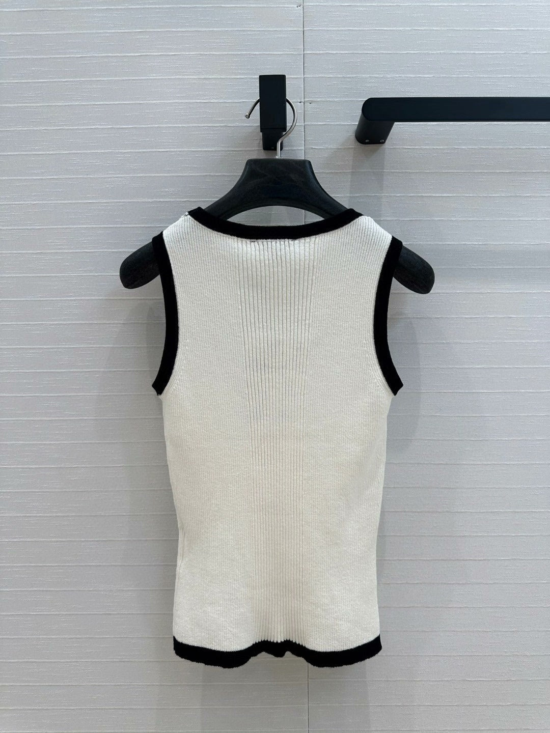 25 Spring and Summer New Colorblocked Slim Fit Vest Top