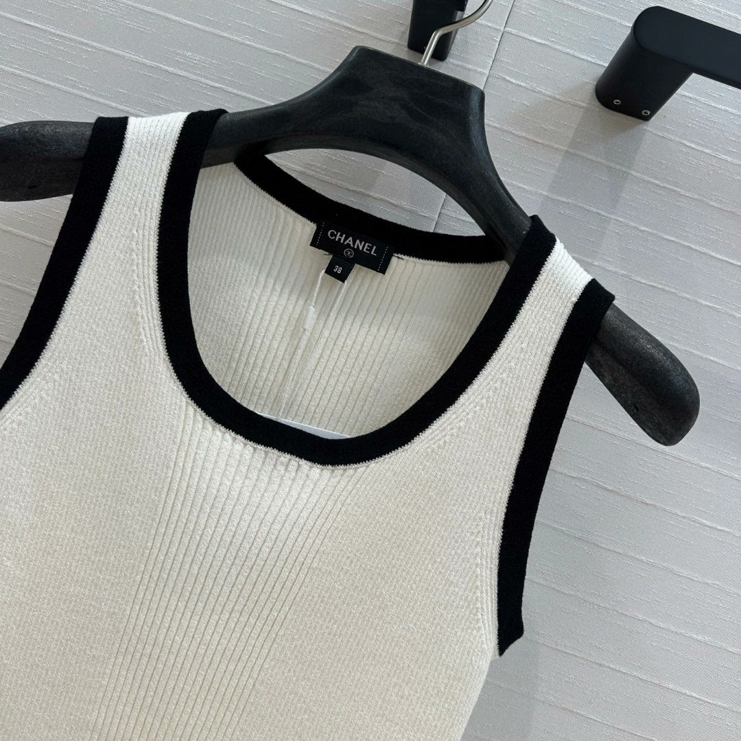 25 Spring and Summer New Colorblocked Slim Fit Vest Top