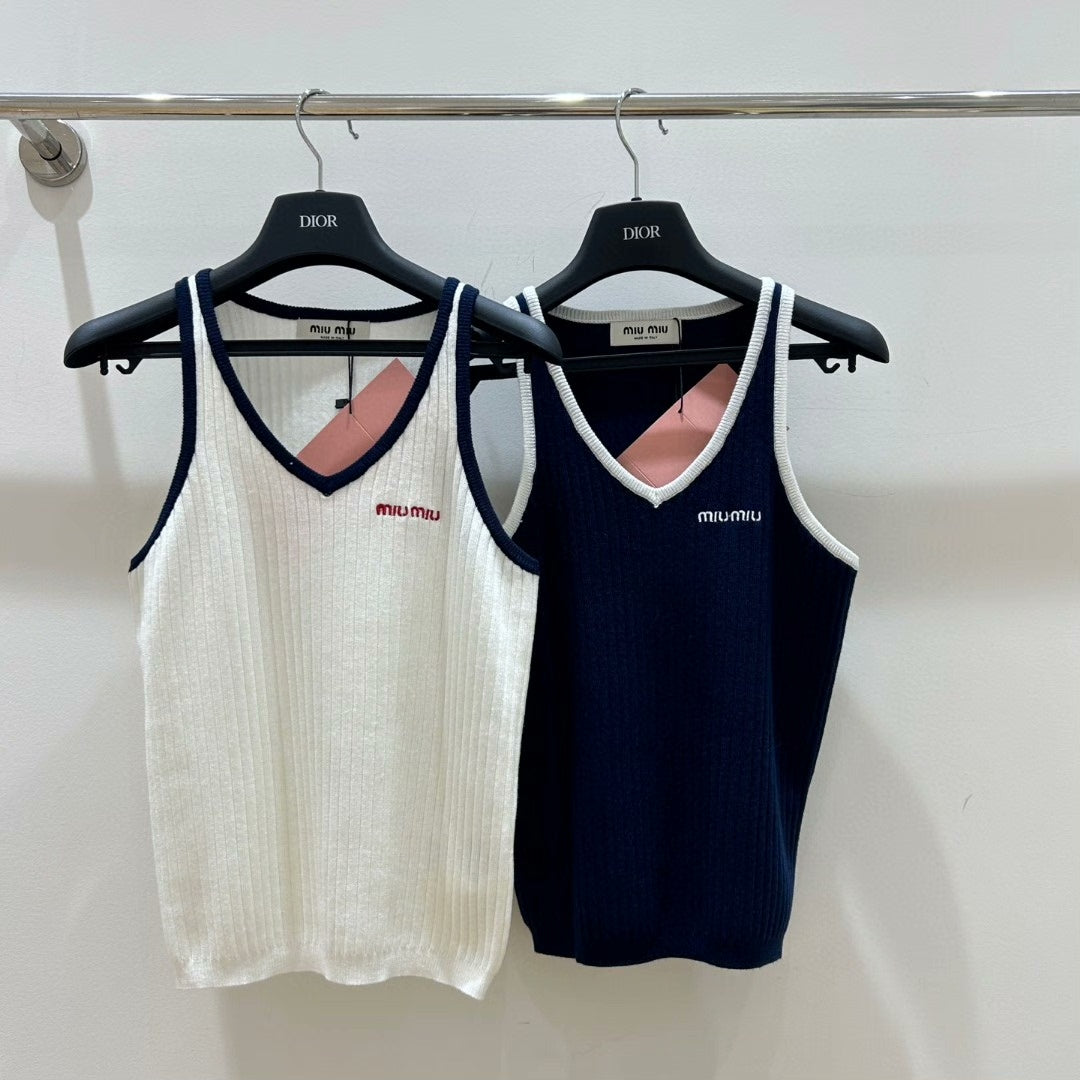 25 Summer Letter Color-blocked V-neck Knitted Vest
