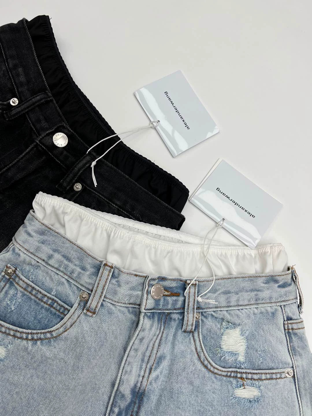 25ss fake two-piece lace lined ripped shorts