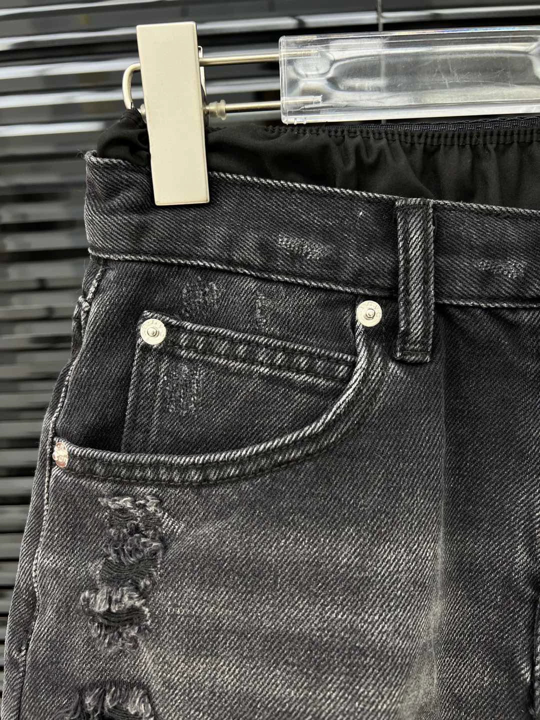 25ss fake two-piece lace lined ripped shorts