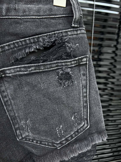 25ss fake two-piece lace lined ripped shorts