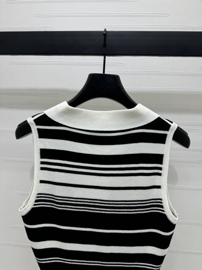 25 Spring and Summer Latest Collection! Lapel Striped Knitted Vest