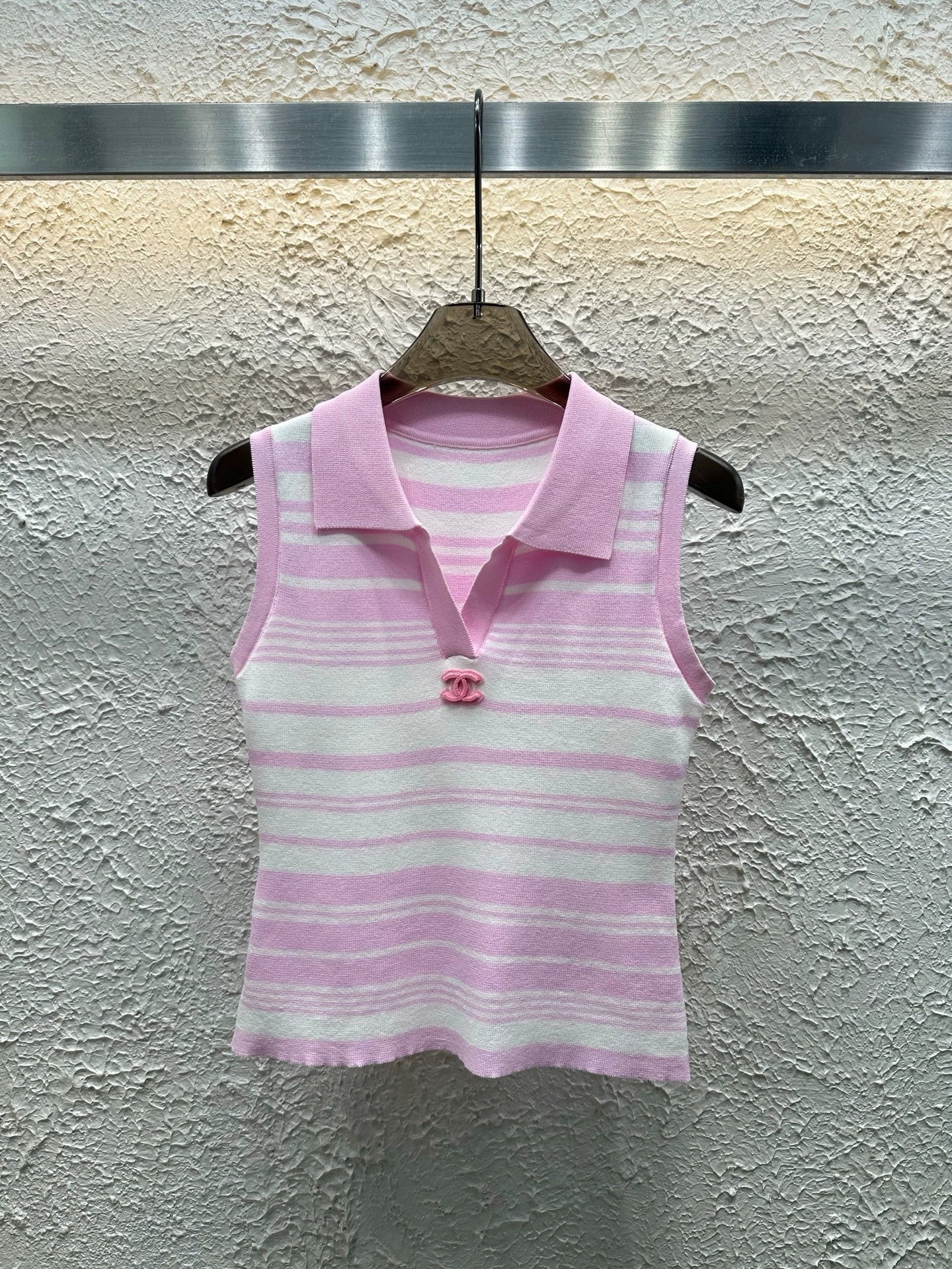 25 Spring and Summer Latest Collection! Lapel Striped Knitted Vest