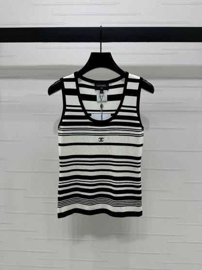 25 Spring and Summer Newest Style! U-neck striped knitted vest