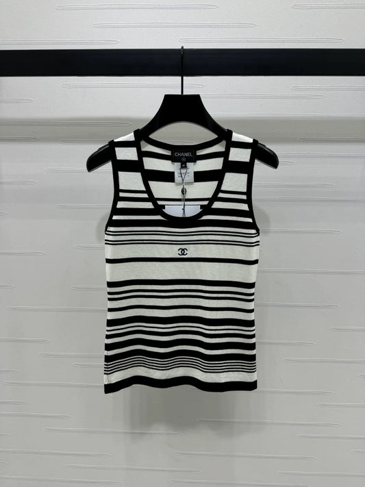 25 Spring and Summer Newest Style! U-neck striped knitted vest