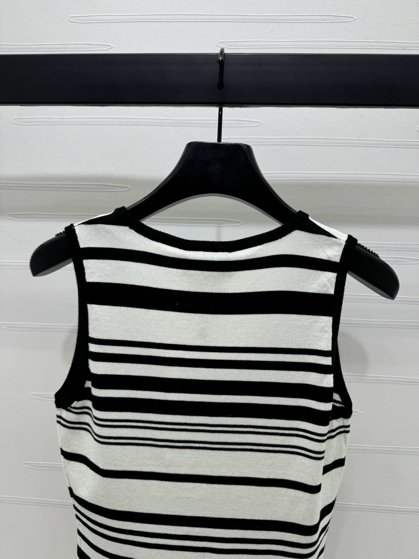 25 Spring and Summer Newest Style! U-neck striped knitted vest