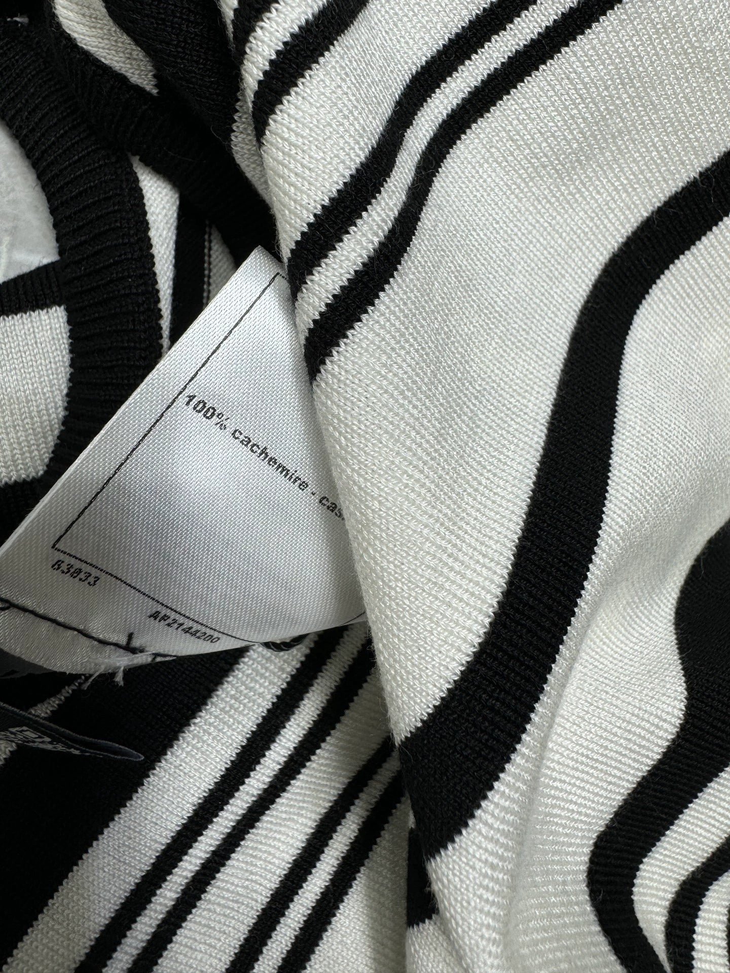 25 Spring and Summer Newest Style! U-neck striped knitted vest