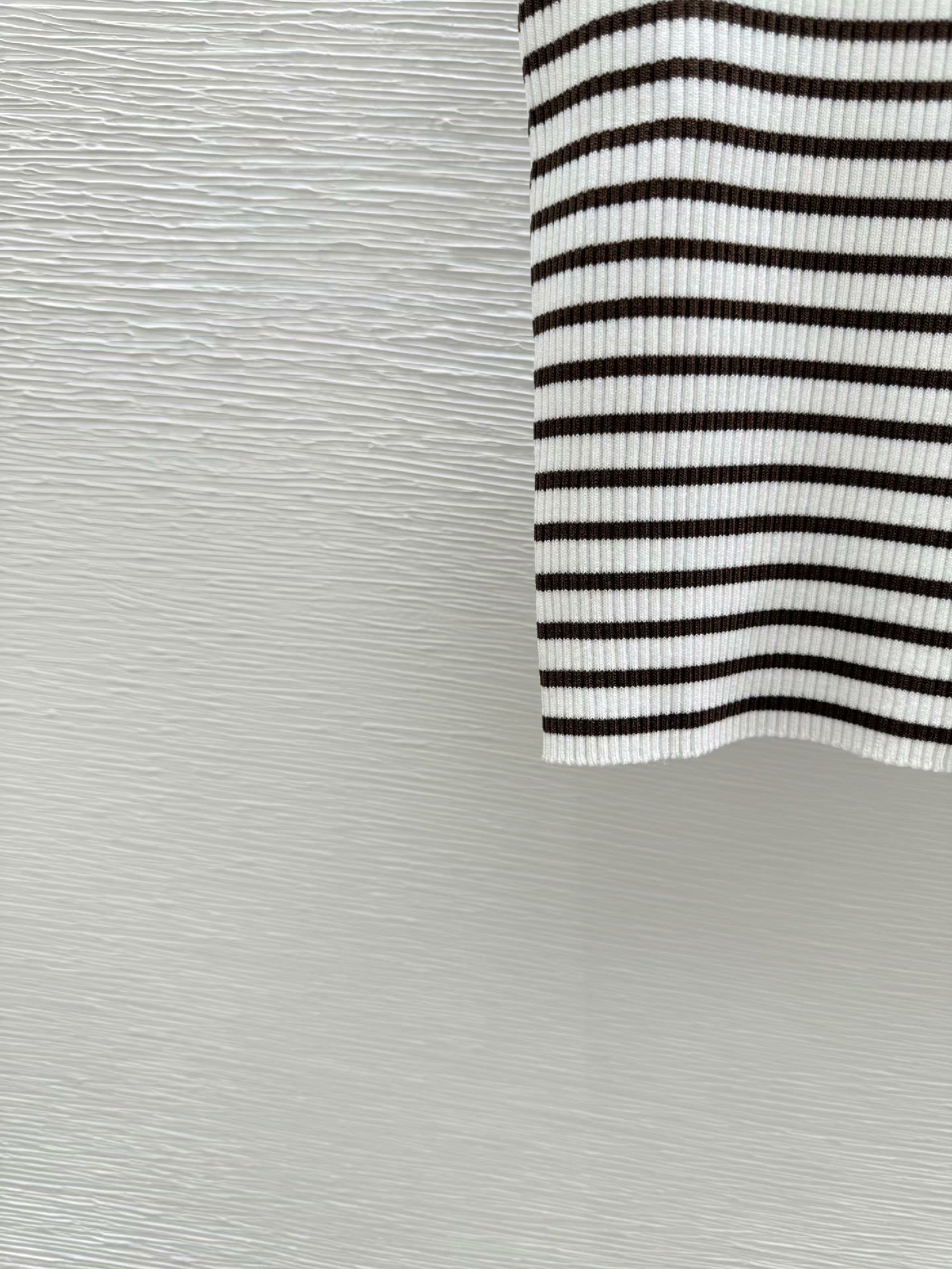 25 Spring/Summer Lapel Striped Knitted Vest