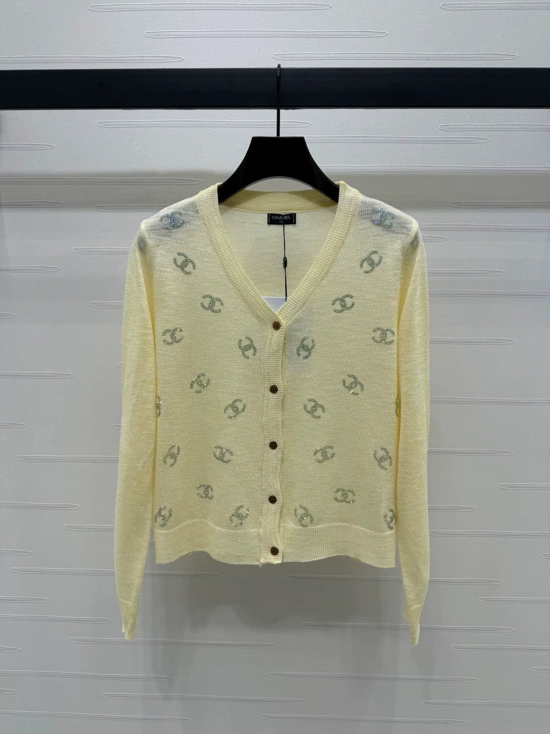 25 Spring and Summer Latest V-neck Diamond Knitted Cardigan