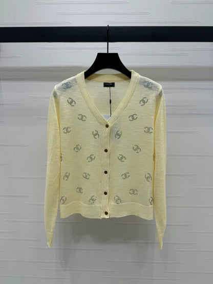 25 Spring and Summer Latest V-neck Diamond Knitted Cardigan