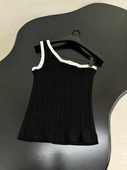 25 New Off-shoulder Knitted Vest