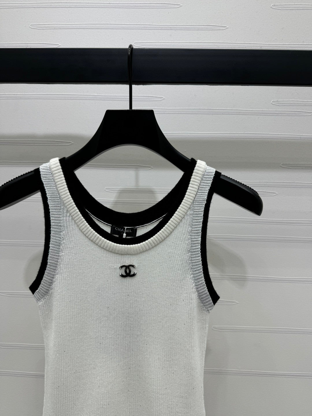 25 Spring and Summer Latest Series Sequined Knitted Vest