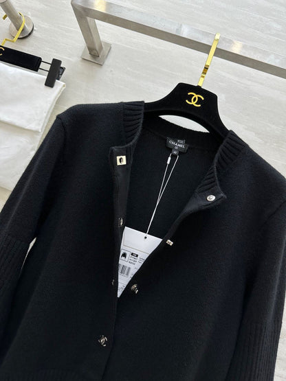 25 Backpack buckle cashmere cardigan + skirt