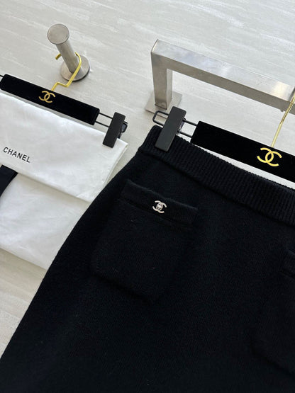 25 Backpack buckle cashmere cardigan + skirt