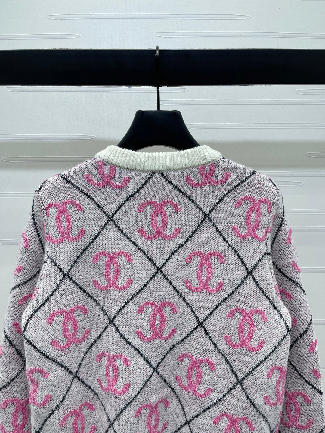 25fw Lingge round neck knitted cardigan