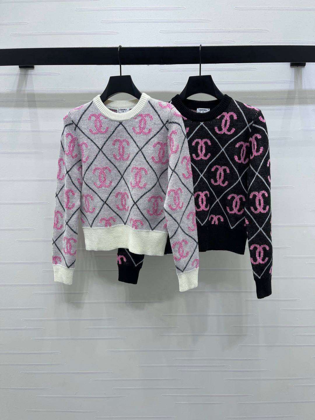 25fw Lingge round neck knitted sweater