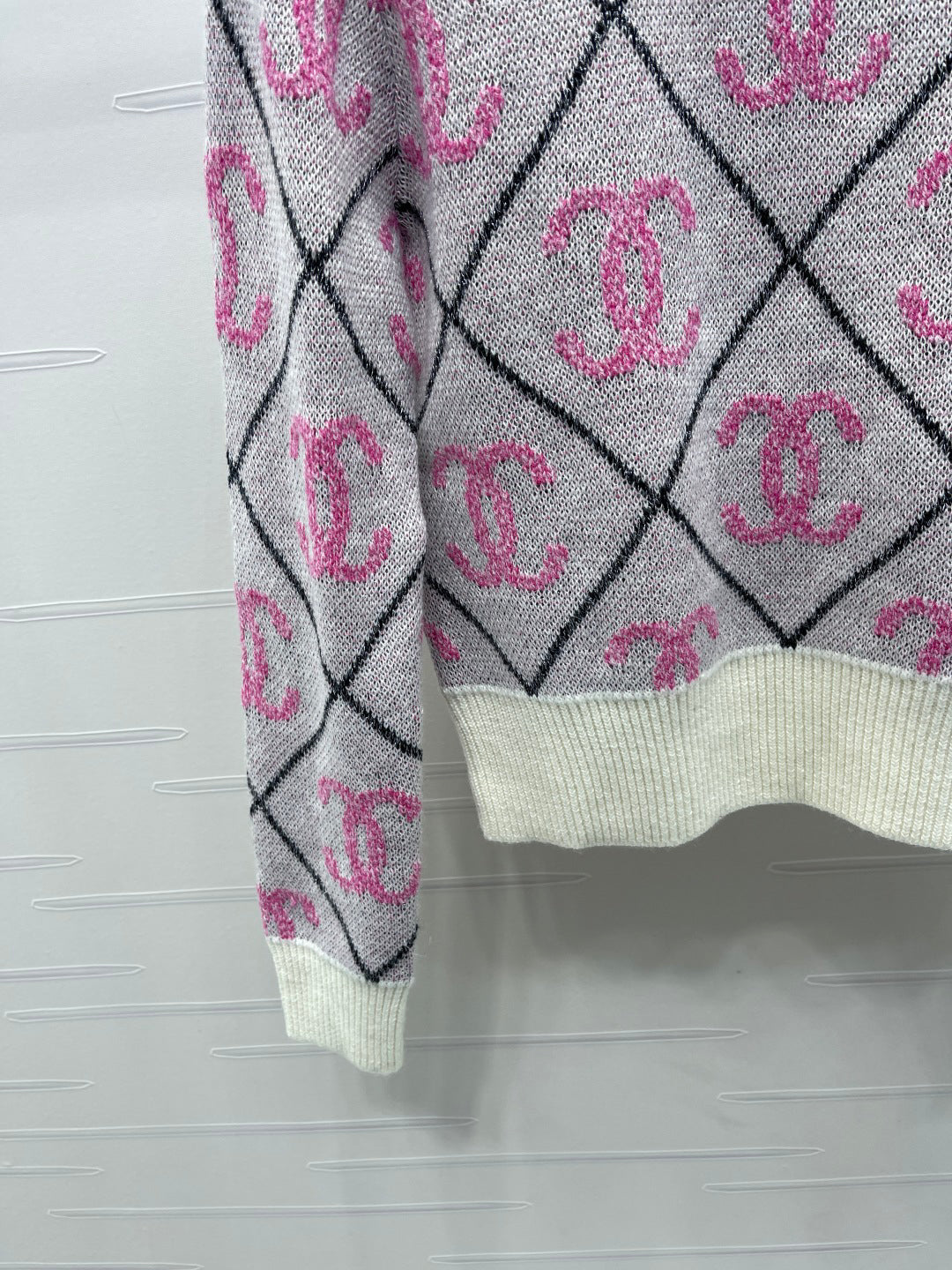 25fw Lingge round neck knitted sweater